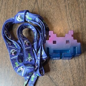Space Invader‎ Figure and Zombie Shoelaces